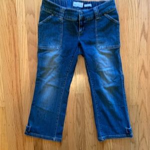 5/$25 📦 Maternity Capri Jeans